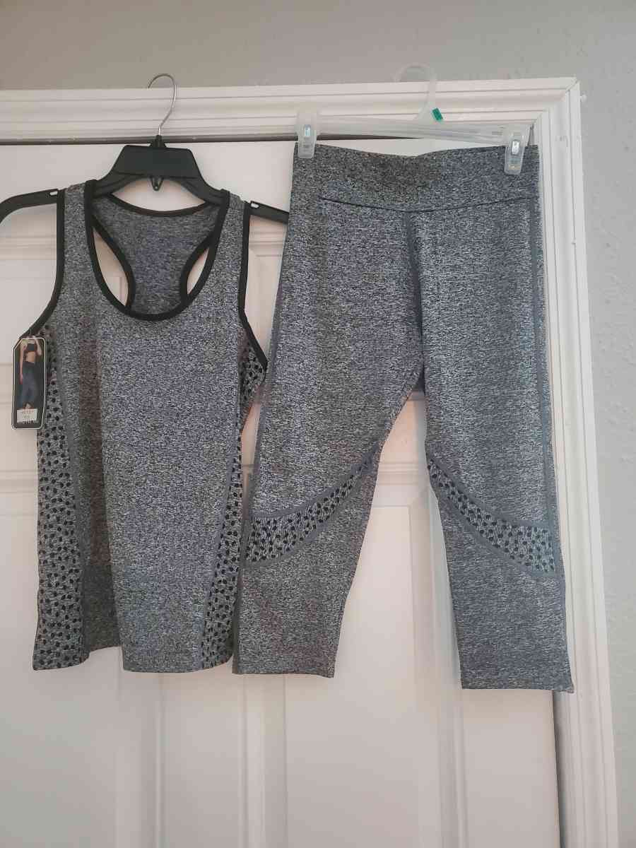 women two piece outfit - Tampa, Florida