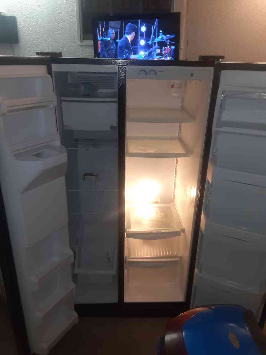 Stainless steel exterior Upfront electronic dial temperatur - Dade City, Florida