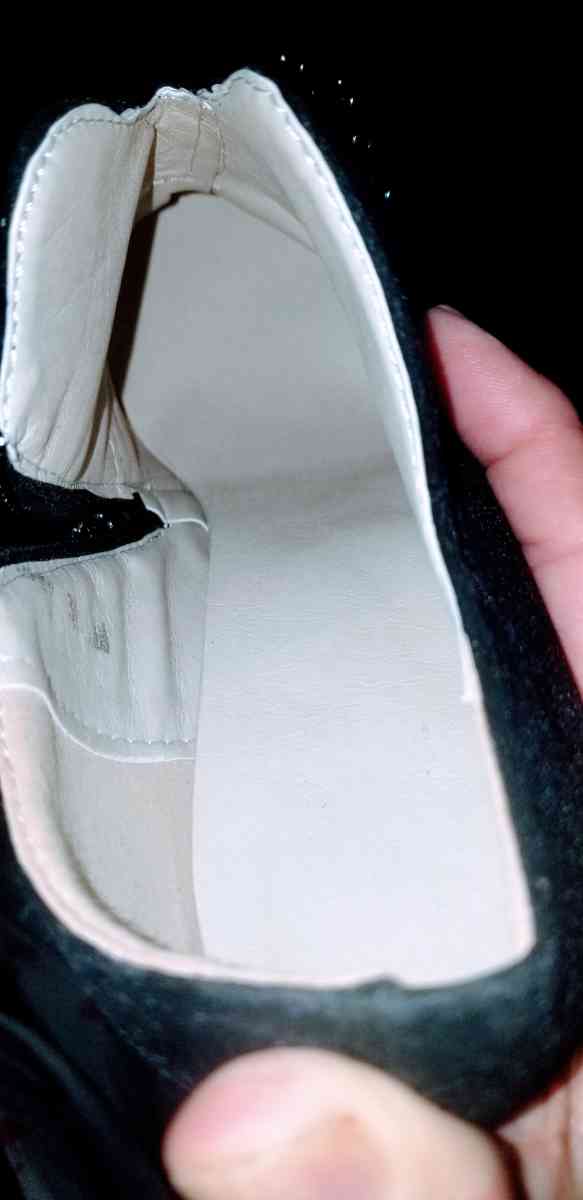 Womans 4 Inch Heels  Brand New  Black Velvet Size UK 39 US 8 - Sparks, Nevada - FleaMarketBay