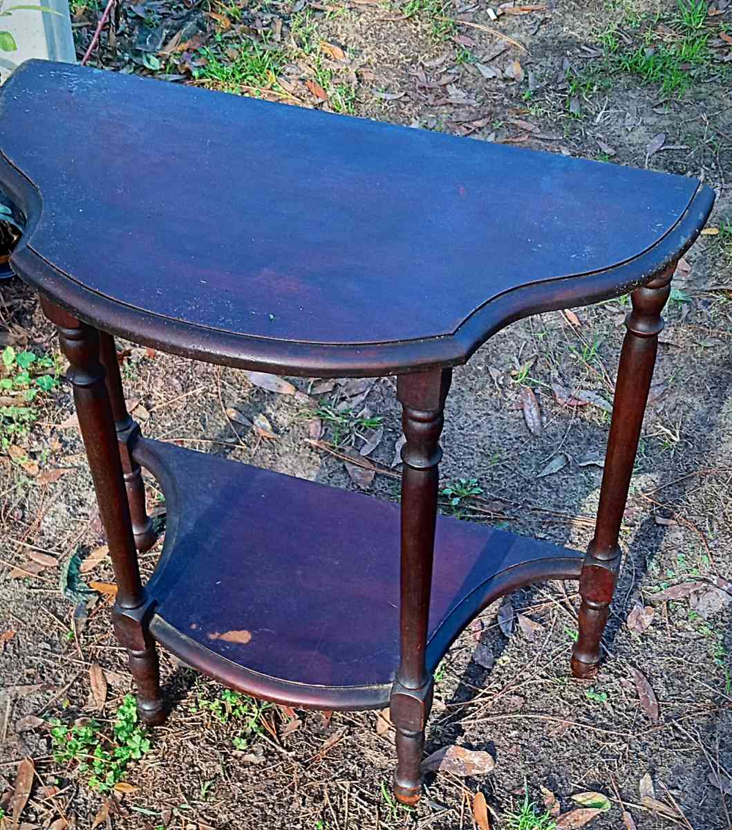 Antique half moon table - Thonotosassa, Florida