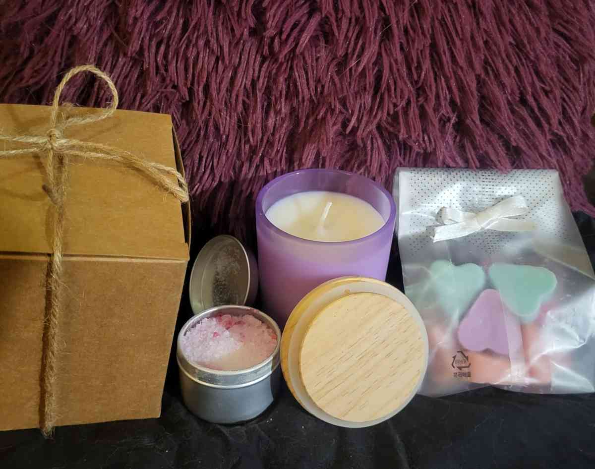 Valentines Day Gift Box - Cuyahoga Falls, Ohio