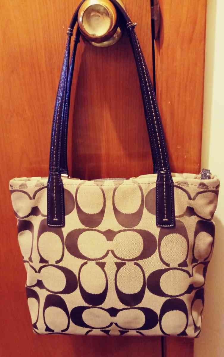 COACH H1380F25771 SIGNATURE STRIPE TOTE - Chicago Heights, Illinois - FleaMarketBay