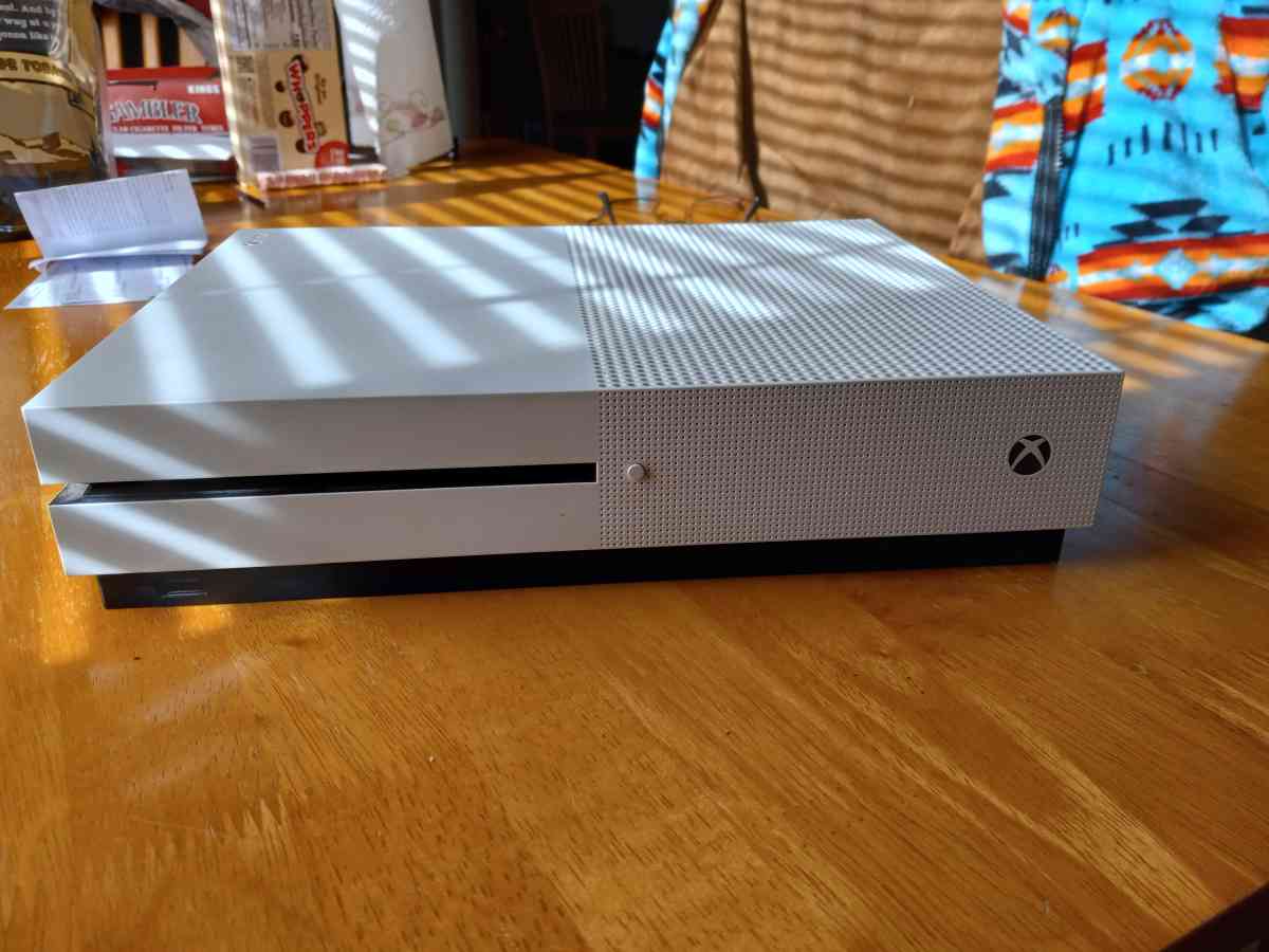 Xbox One S console - Fairview, Oklahoma - FleaMarketBay