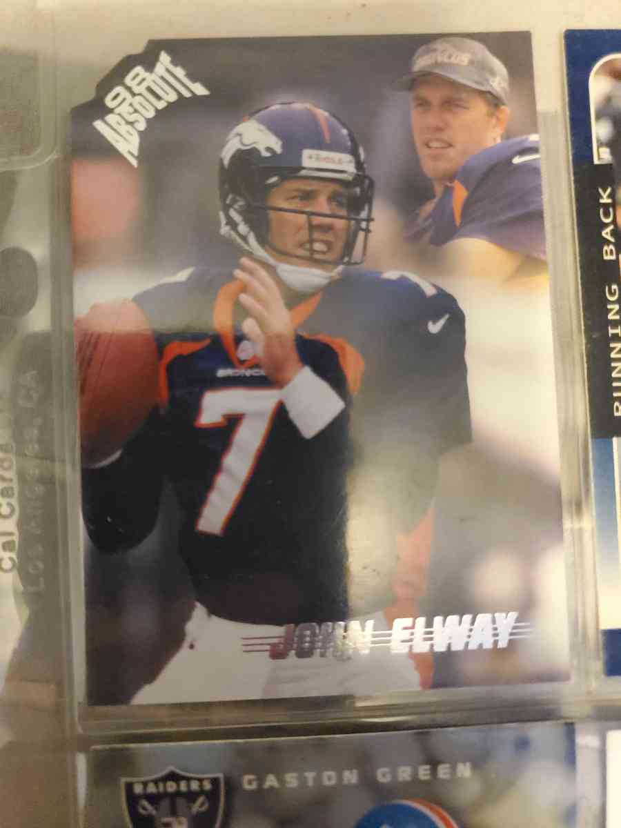 Assortment of trading cards - Lynchburg, Virginia - FleaMarketBay