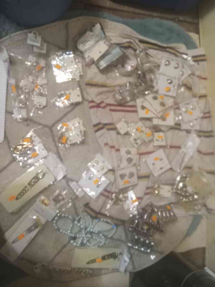 jewelry bracelets 2 different kinds everything is new - Brevard, North Carolina