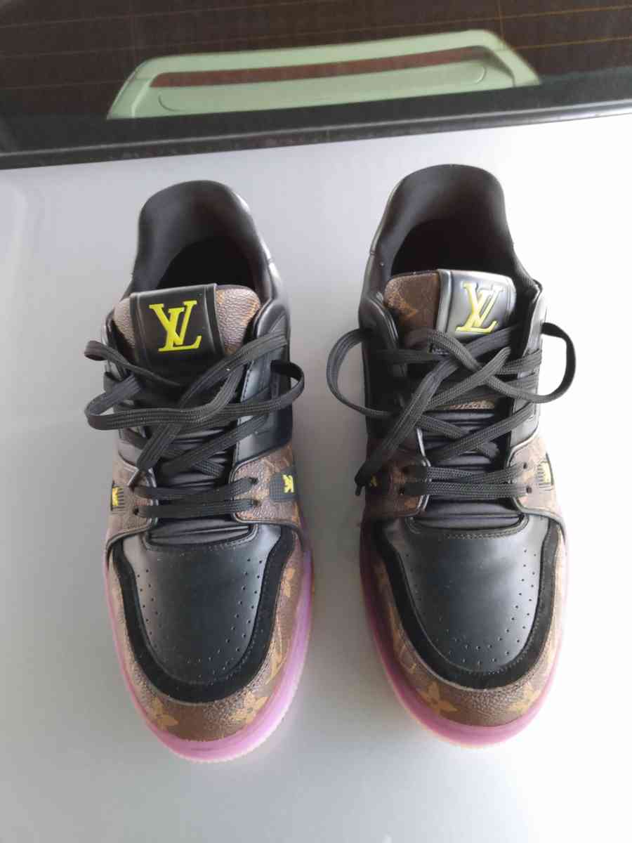 Like New Louis Vuitton Monogram Training Shoes - Houston, Texas