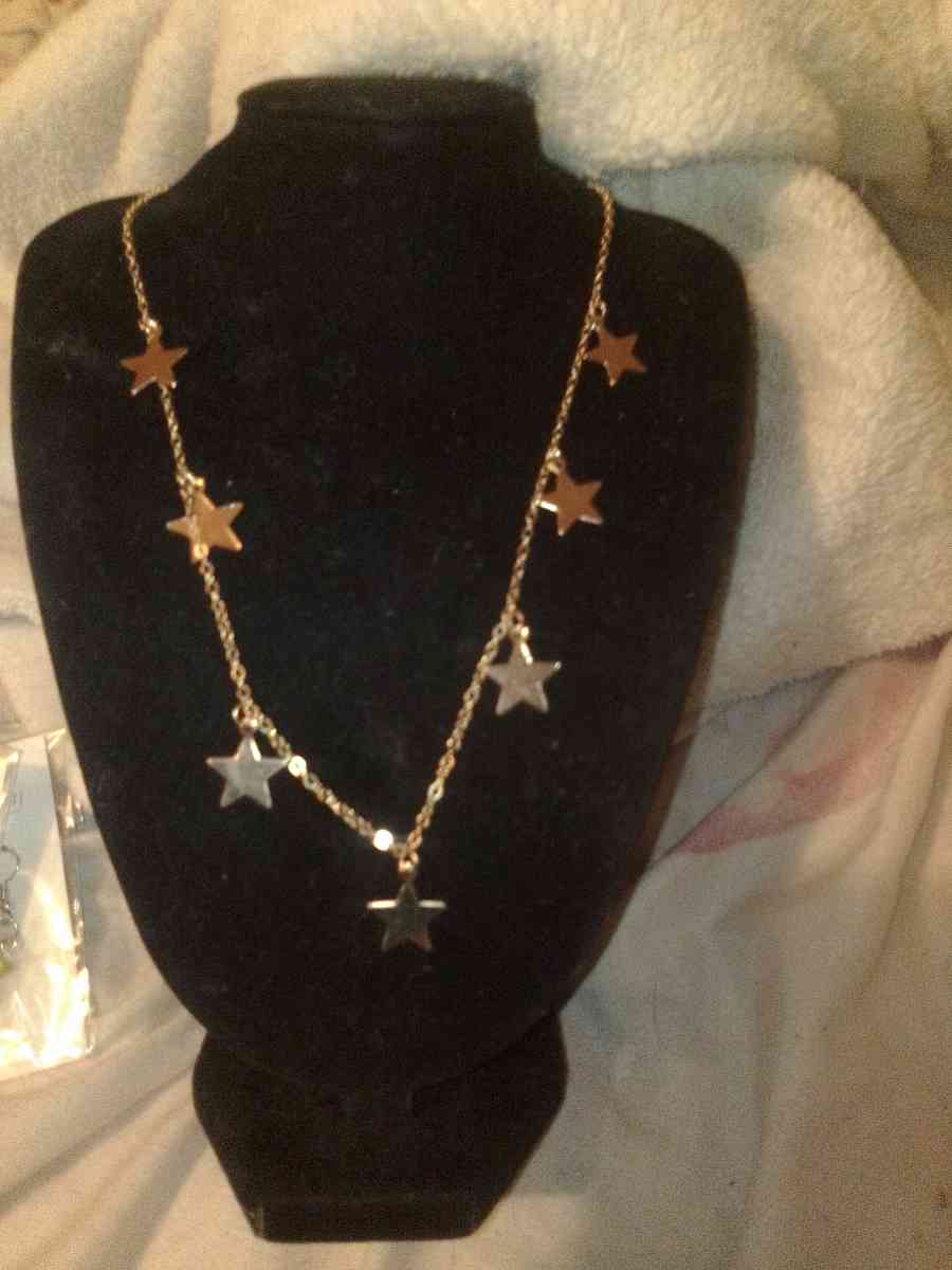 knotty star gold tone necklace - Marengo, Indiana - FleaMarketBay