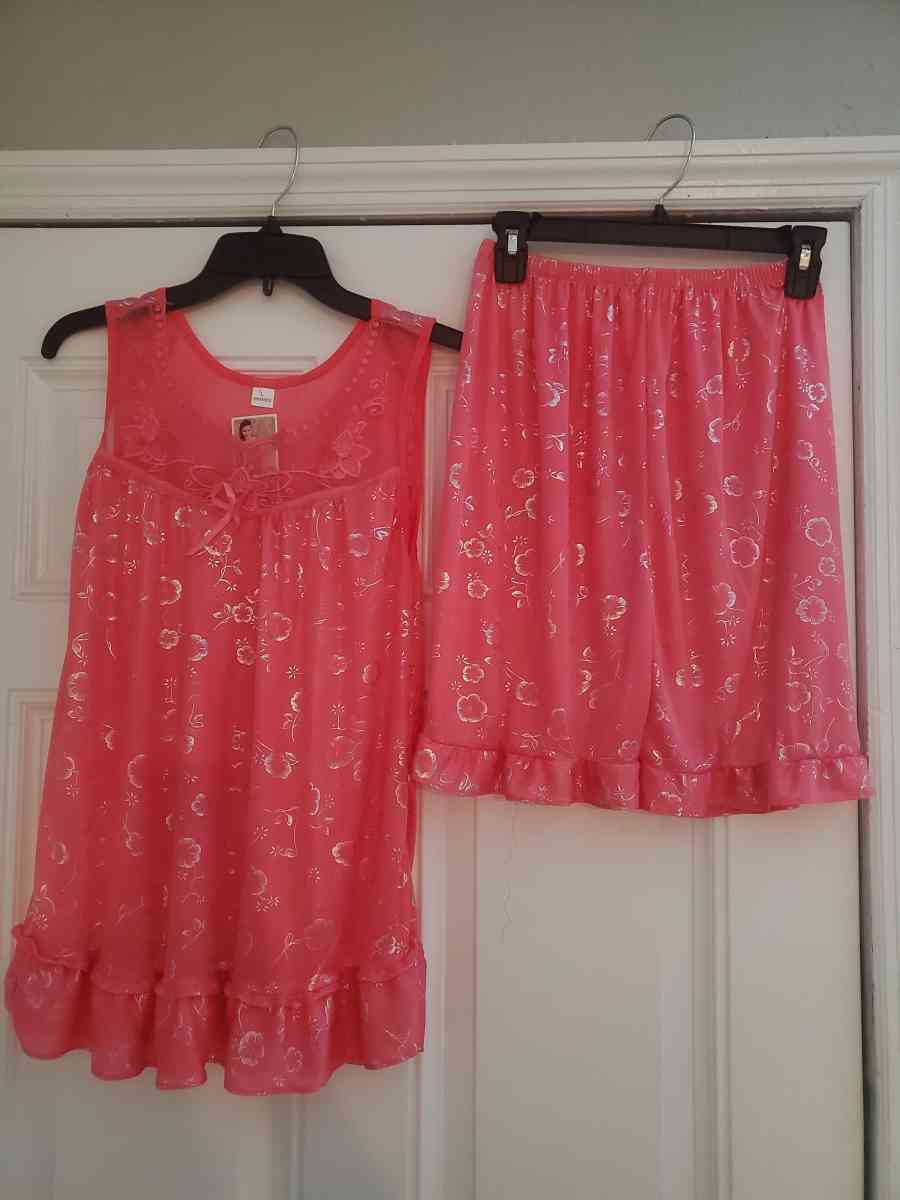 women pajama set - Tampa, Florida