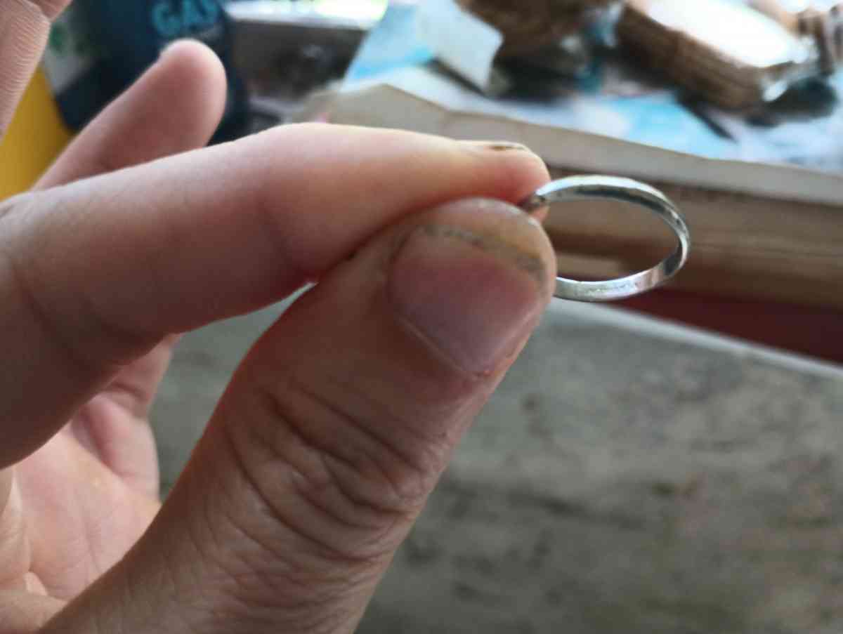 womens PLATINUM wedding band - Hialeah, Florida - FleaMarketBay