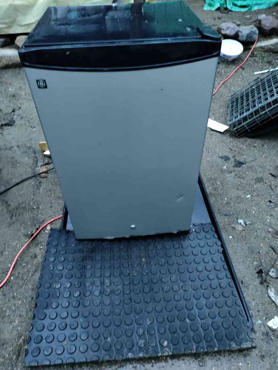 small refrigerator with freezer - Indianapolis, Indiana