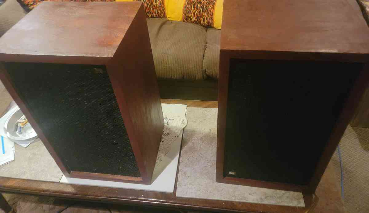 vintage Jensen speakers and are in excellent condition