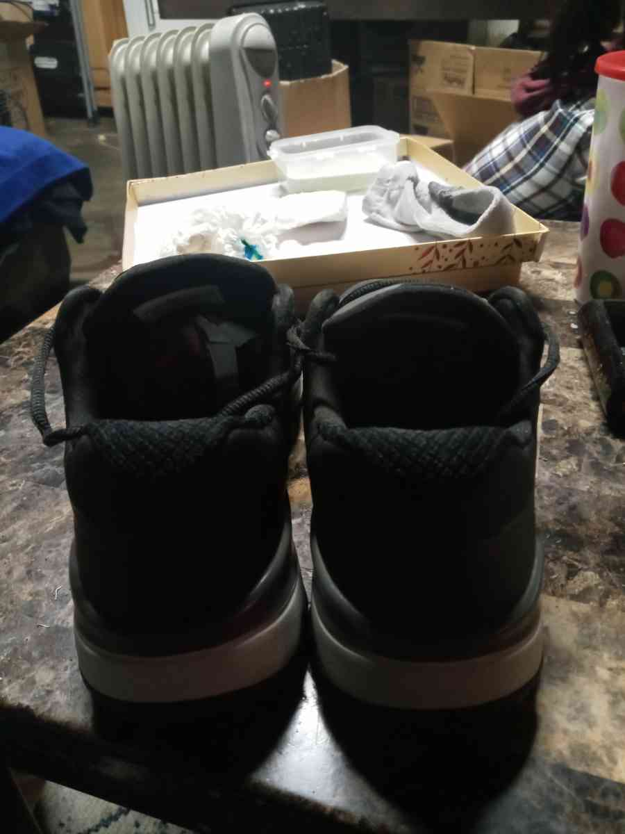 Mens Blk Nike Revolution - Oklahoma City, Oklahoma - FleaMarketBay