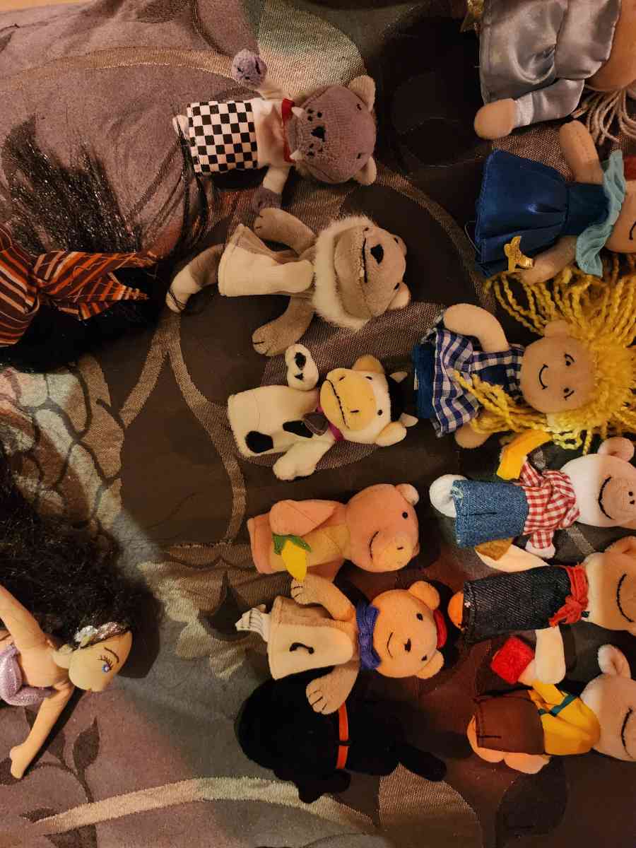 puppets - Dubuque, Iowa - FleaMarketBay