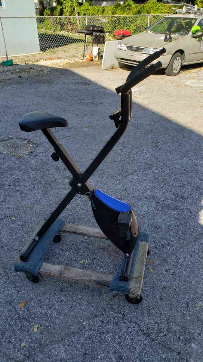 stationary bike - Miami, Florida - FleaMarketBay