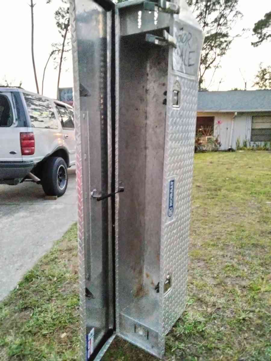 kobalt Diamond plateTruck bed toolbox - Daytona Beach, Florida - FleaMarketBay