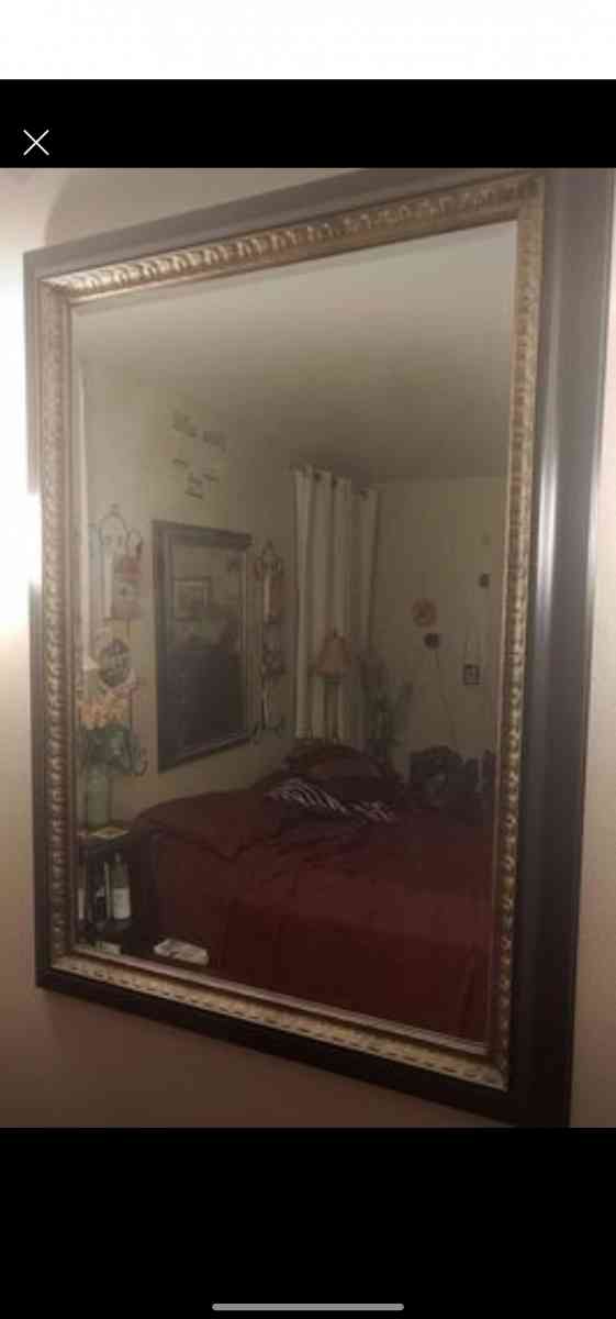 WALL MIRROR - Cincinnati, Ohio