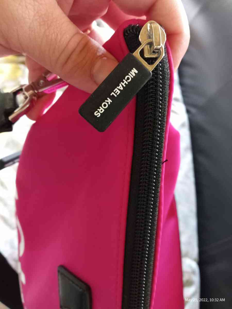 pink Michael kors large duffle bag - Knoxville, Tennessee - FleaMarketBay