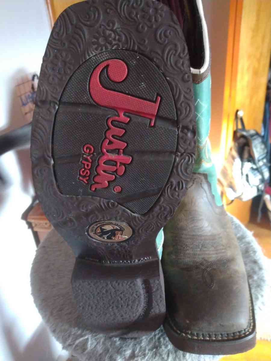 cowboy boots for women - Godfrey, Illinois - FleaMarketBay
