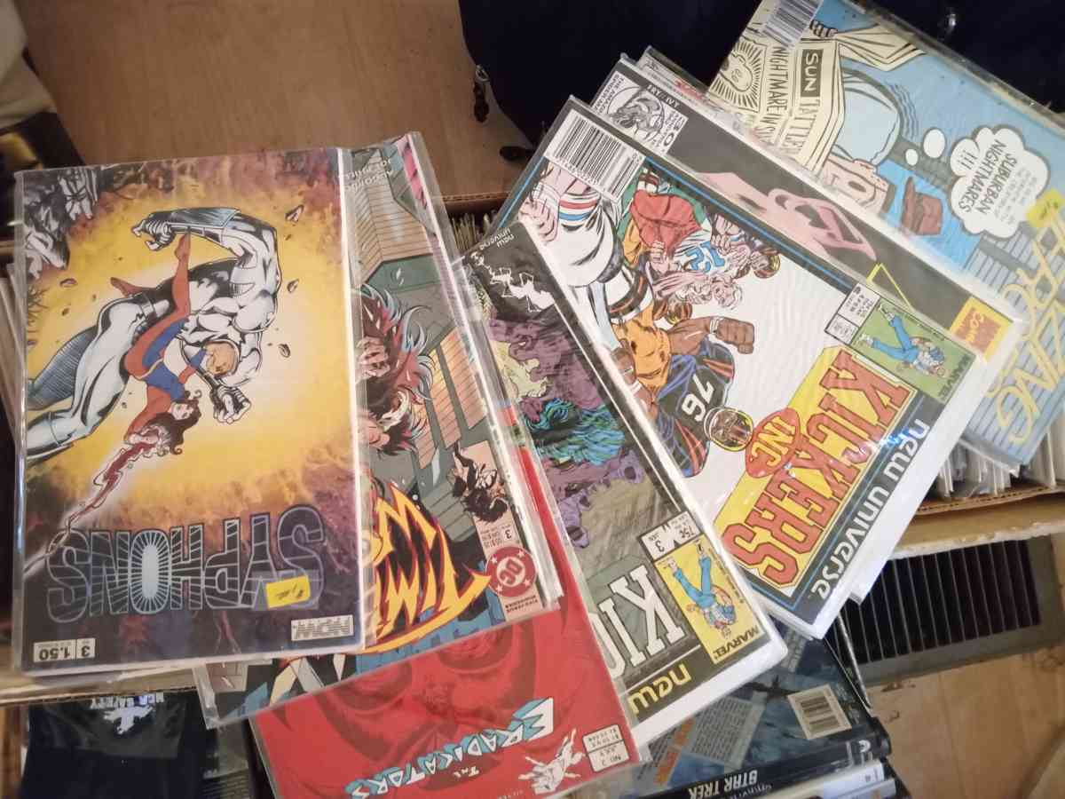 Assortment of comic books - Fountain Inn, South Carolina - FleaMarketBay