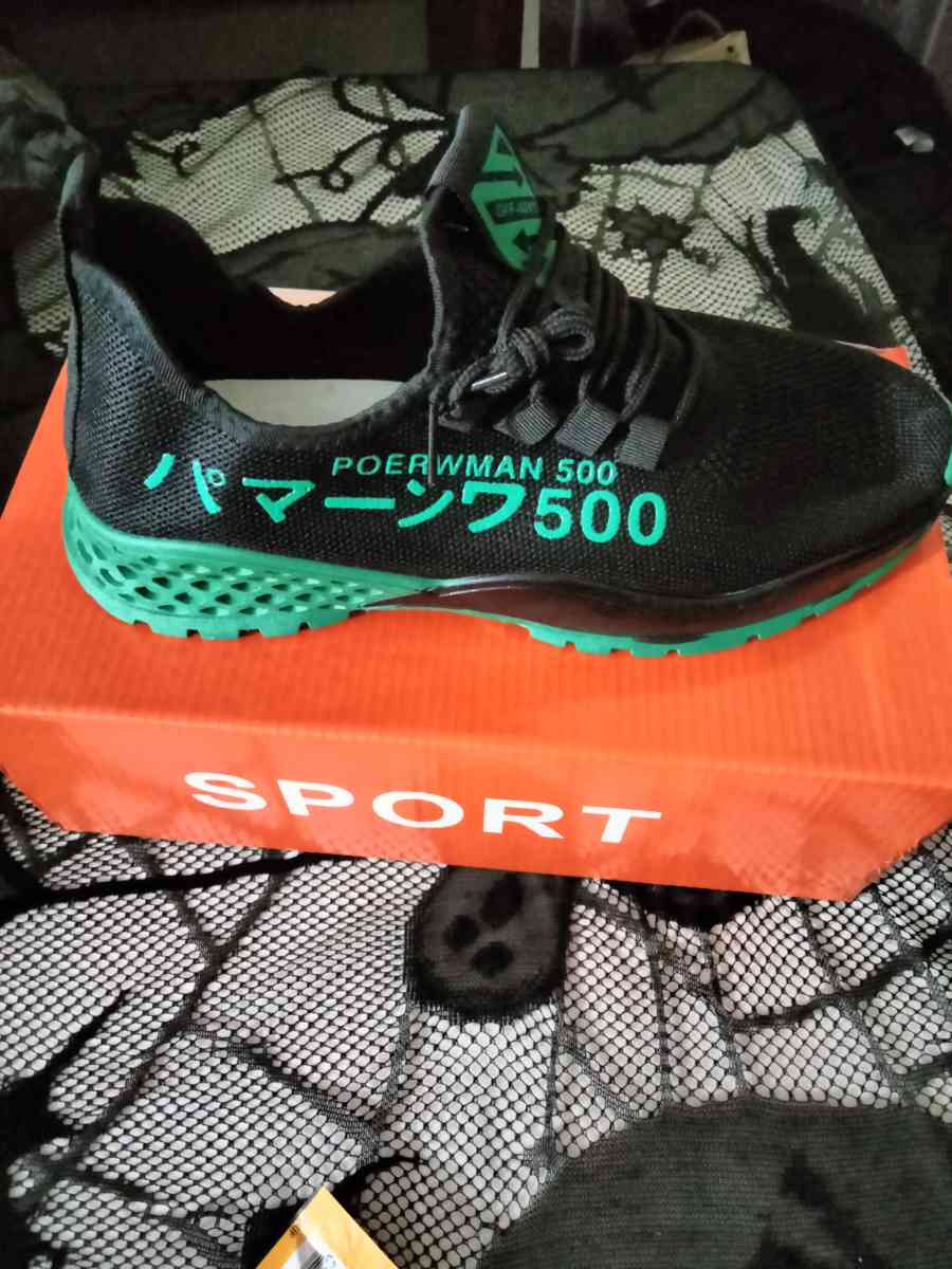 tennis shoes - Norcross, Georgia - FleaMarketBay