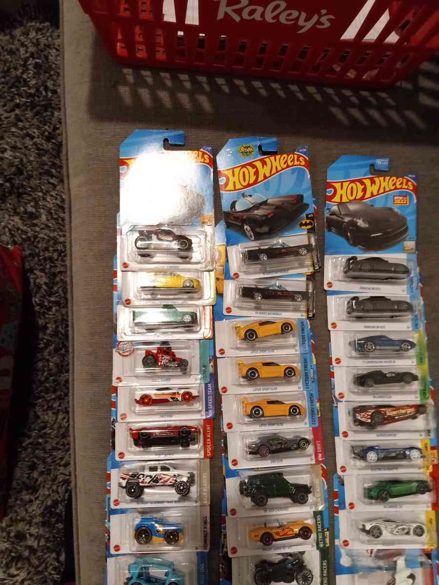 hot wheels cars 2023 the first pic 2022 the next pics - Sacramento, California - FleaMarketBay