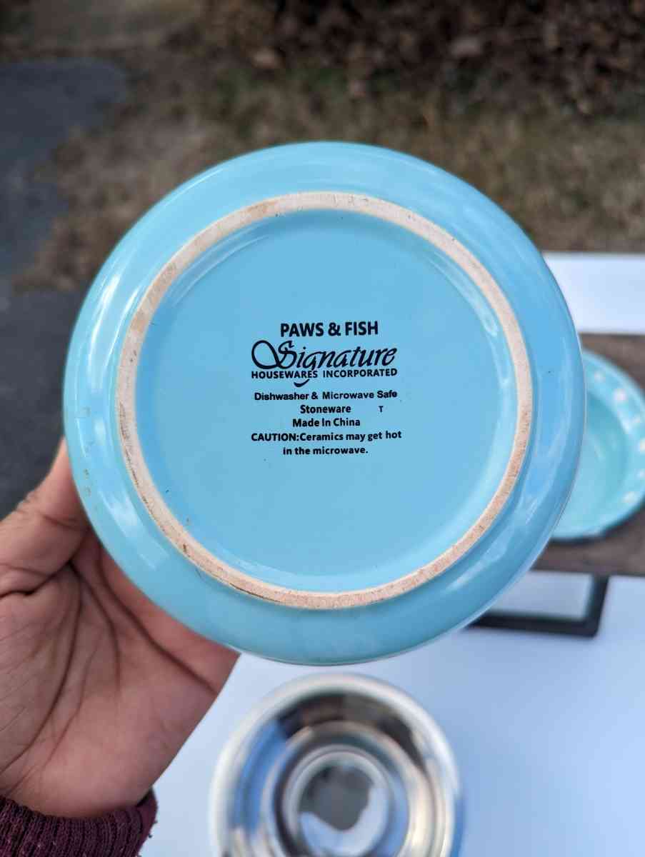 small feeding bowls for pet - Elkton, Virginia - FleaMarketBay