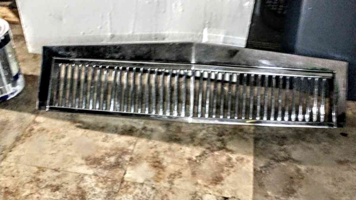 chrome grill for a car - Kaplan, Louisiana - FleaMarketBay