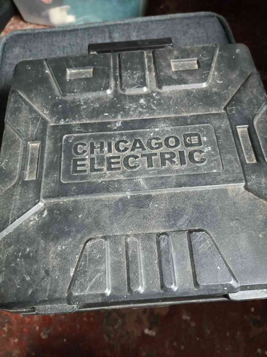 Chicago Electric Drill 18V - Endwell, New York - FleaMarketBay