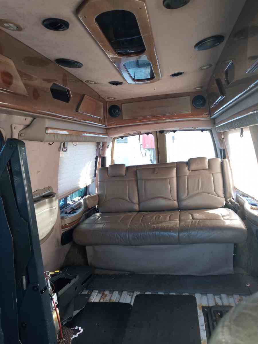 wheelchair van with ramp - Coconut Creek, Florida - FleaMarketBay