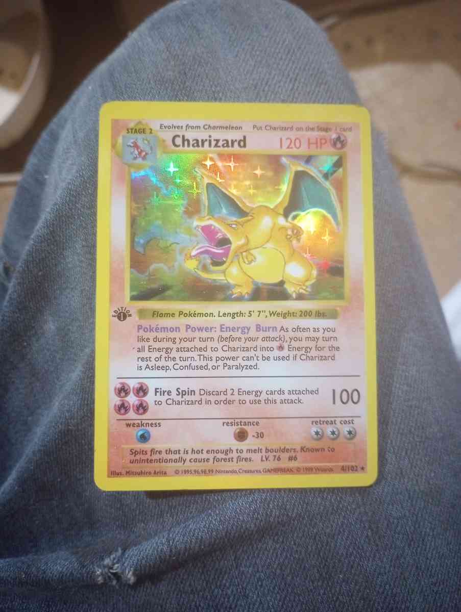 Pokemon card Charizard first edition shadowless - Kansas City, Kansas
