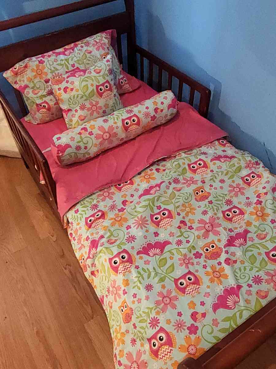 7pcs toddler bedding set - Columbus, Mississippi - FleaMarketBay