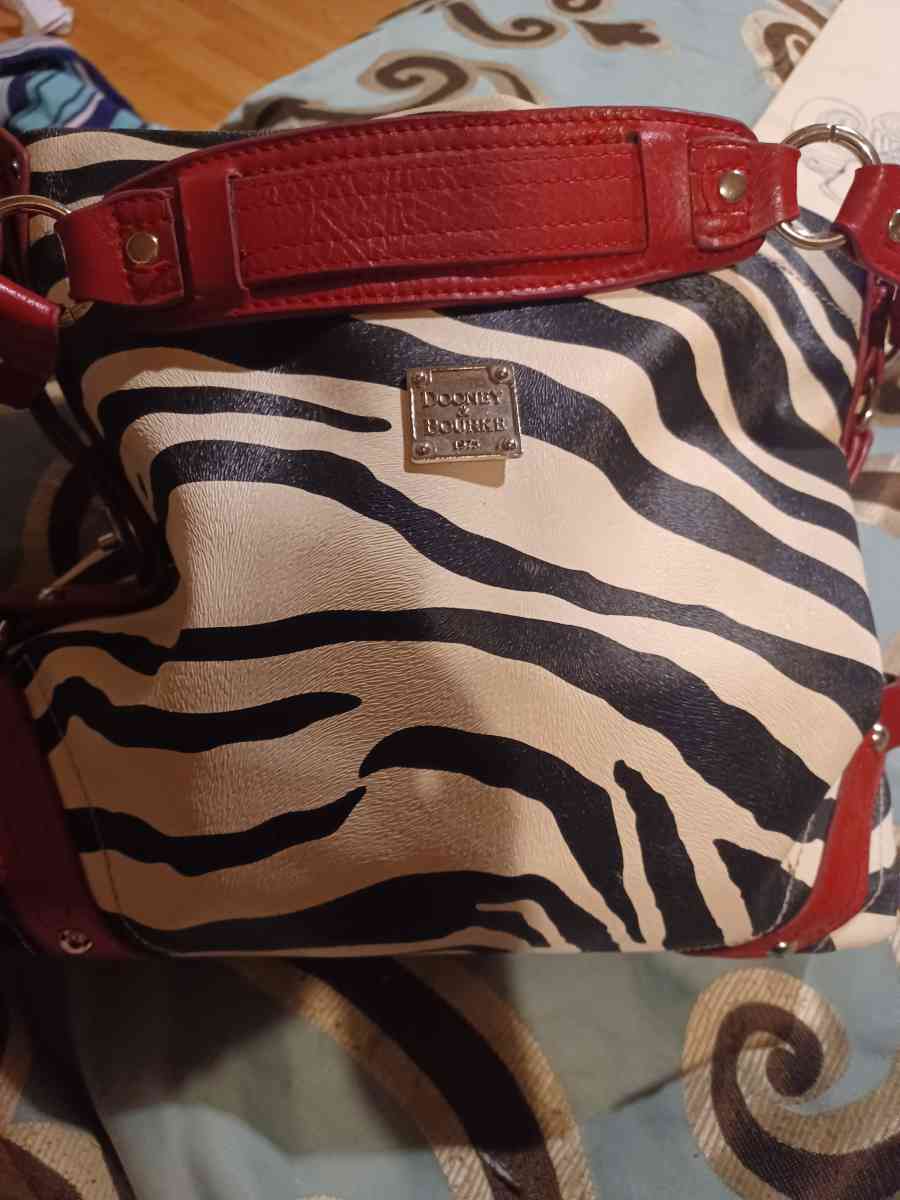 dooney and Bourke  purse great condition - Irvine, Kentucky