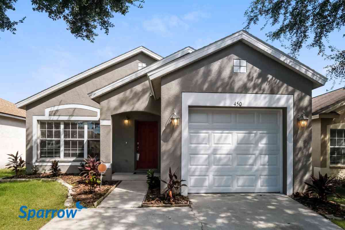 3 bedroom and 2bathroom available for rent and move in ready