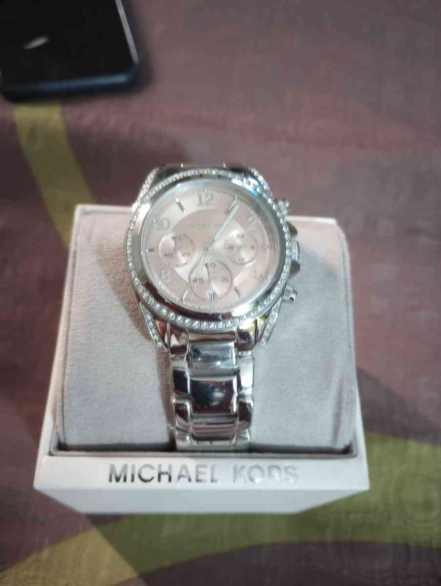 Michael kors watch - Inglewood, California - FleaMarketBay