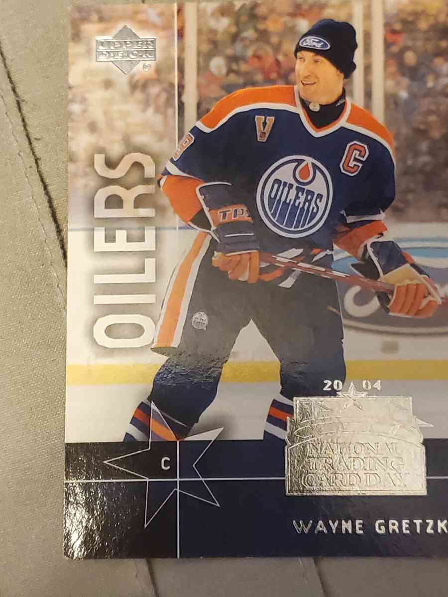 Assortment of trading cards - Lynchburg, Virginia - FleaMarketBay