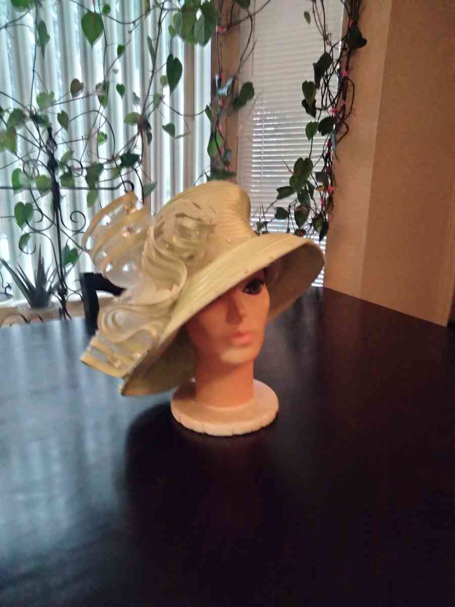 Women Wide Rim Hats - Tacoma, Washington - FleaMarketBay