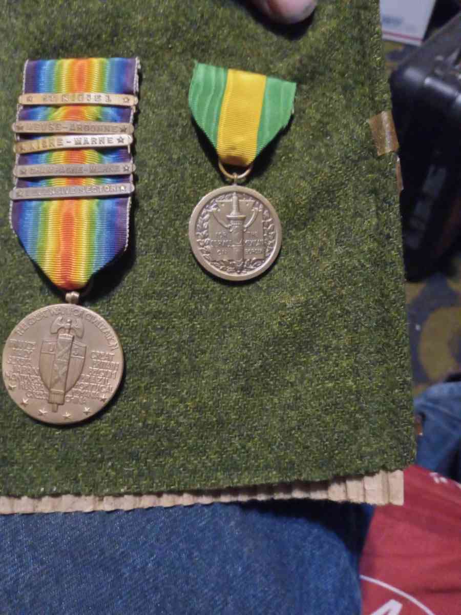 old war medal perfect condition - Cedartown, Georgia