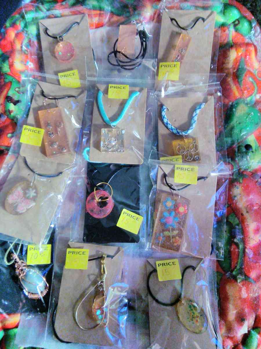 custom resin necklaces - Las Vegas, Nevada - FleaMarketBay
