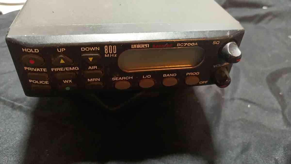 Uniden bearcat bc700a radio - Bacliff, Texas