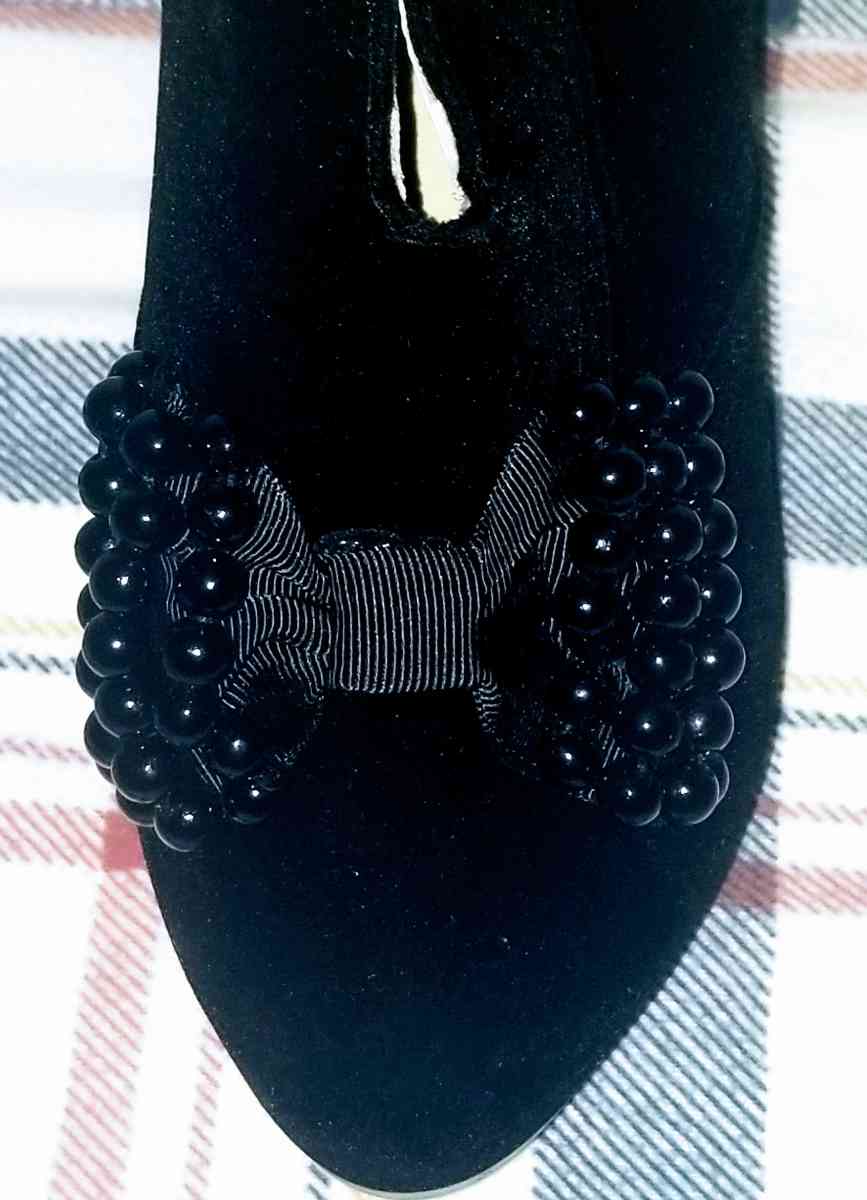Womans 4 Inch Heels  Brand New  Black Velvet Size UK 39 US 8 - Sparks, Nevada - FleaMarketBay