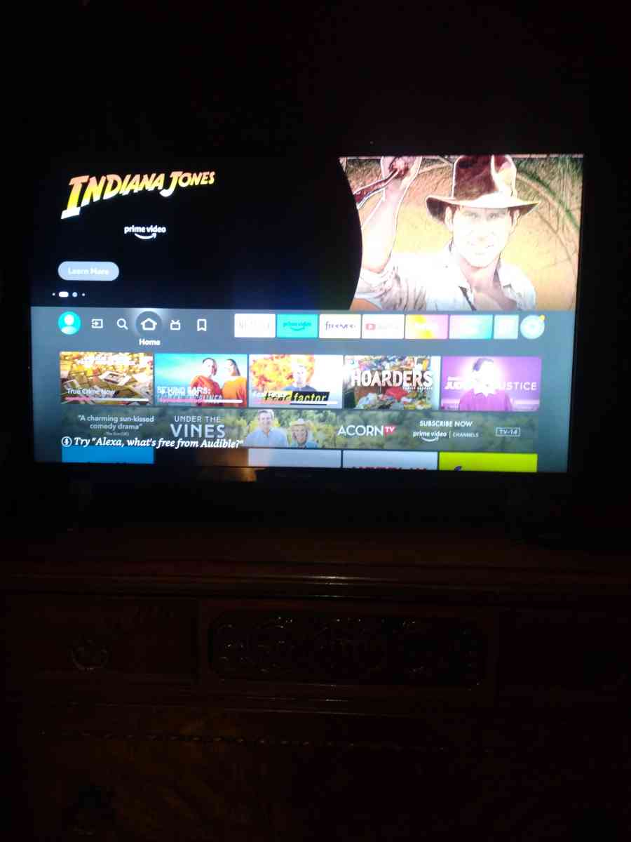 32 smart tv - Holland, Michigan