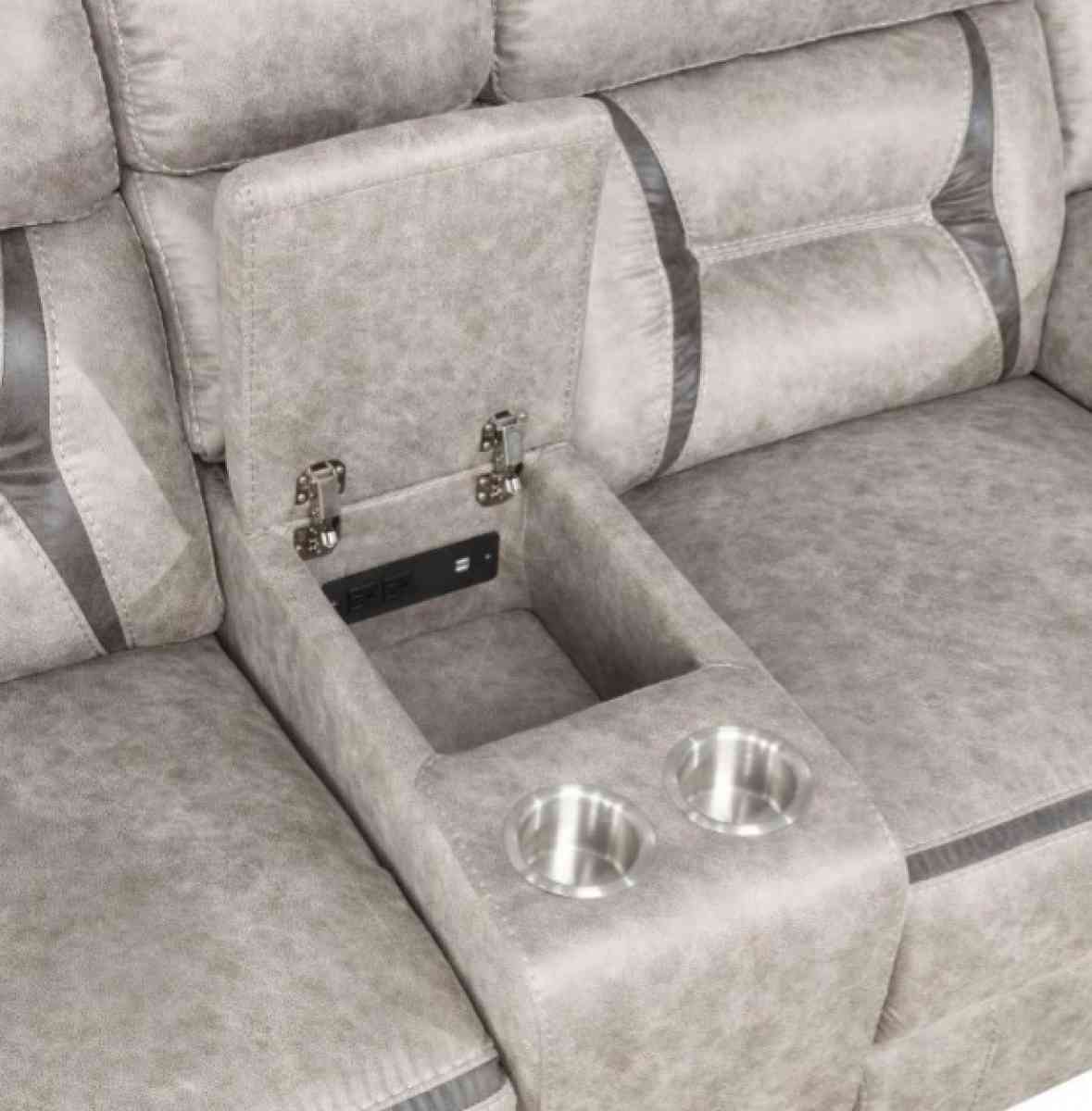 Vendo Set De Reclinables PREGUNTAR POR PRECIO - Hialeah, Florida - FleaMarketBay