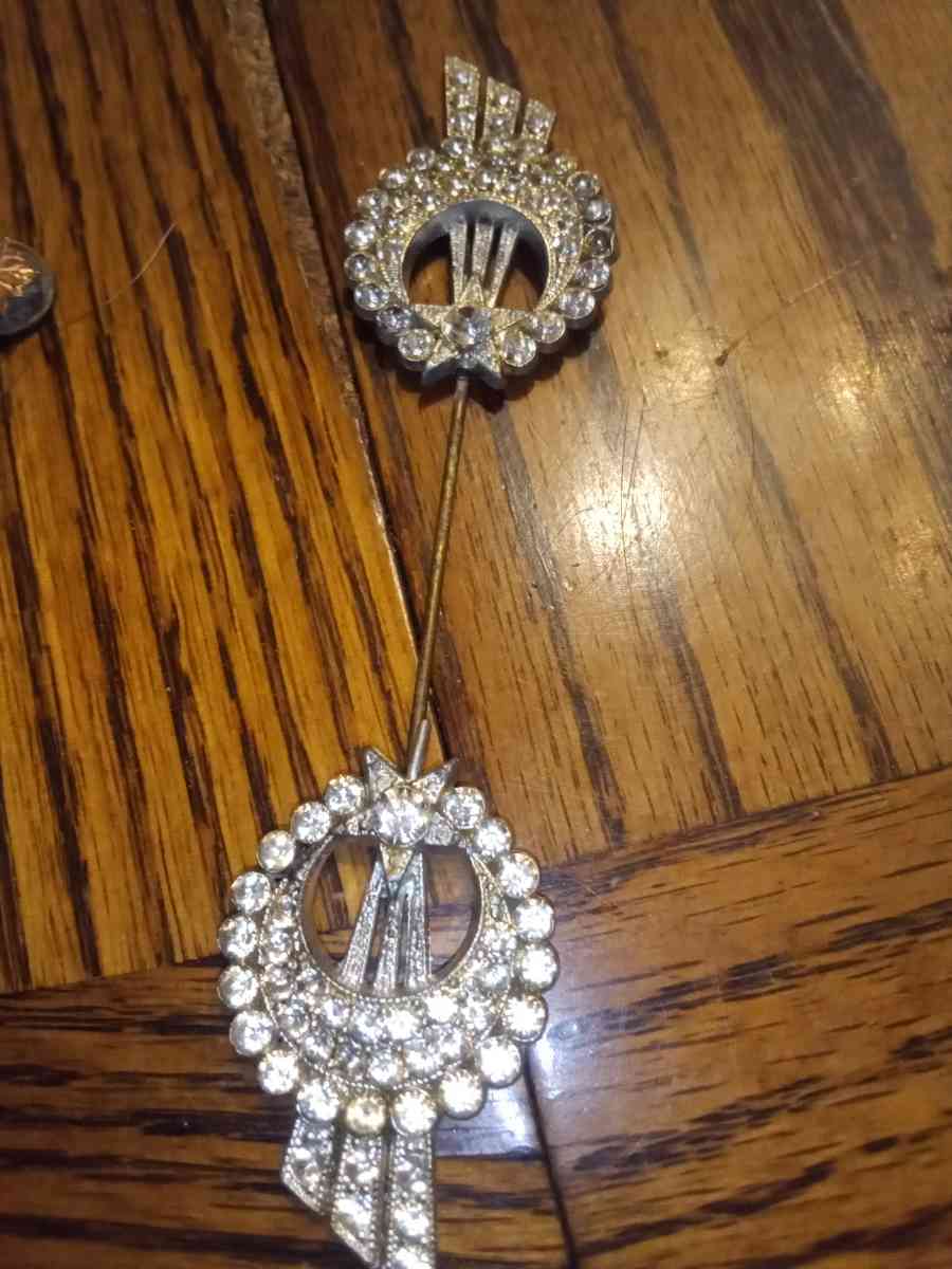 cute diamond pin - Porum, Oklahoma