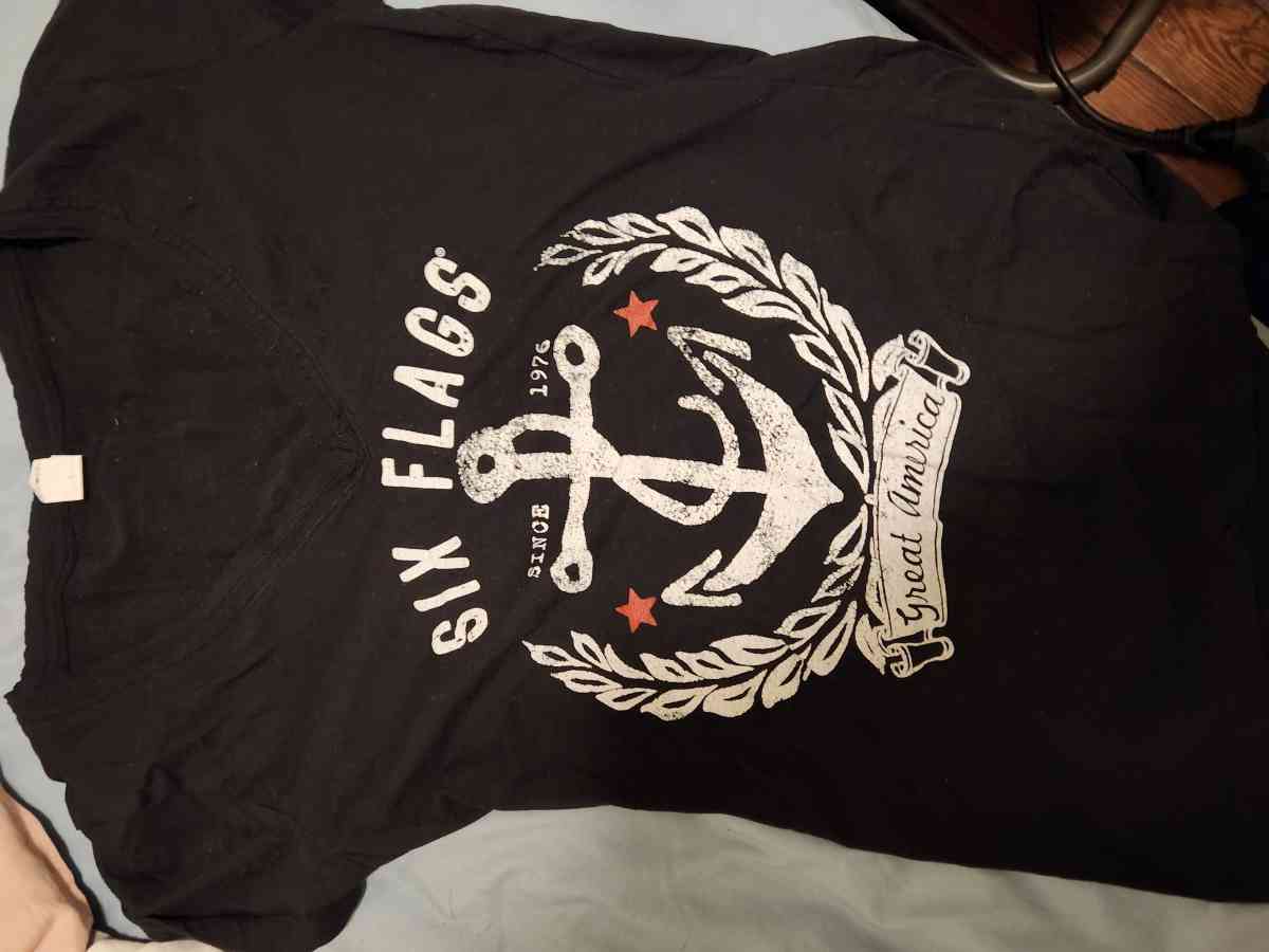 womans shirt - Gary, Indiana - FleaMarketBay