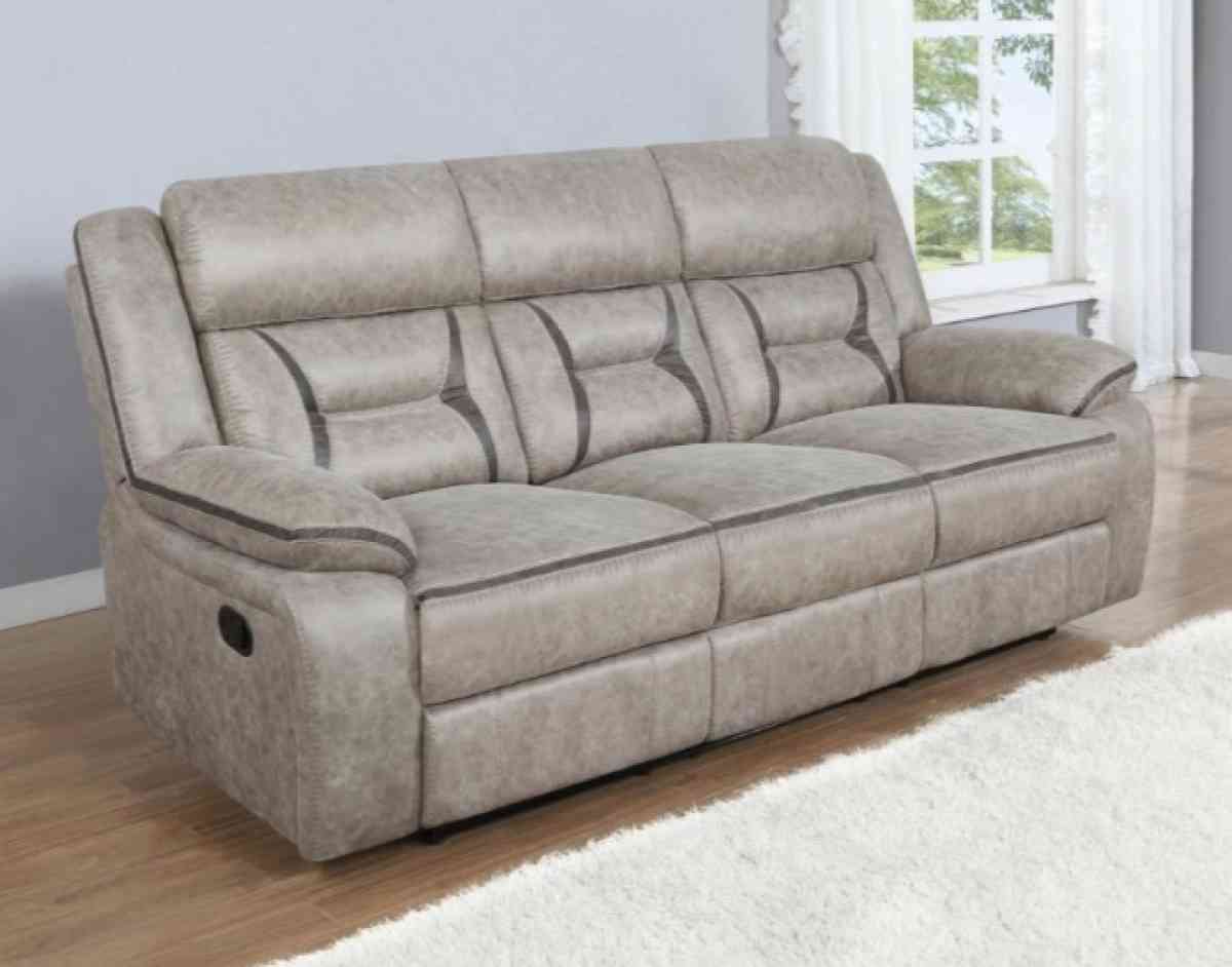 Vendo Set De Reclinables PREGUNTAR POR PRECIO - Hialeah, Florida - FleaMarketBay