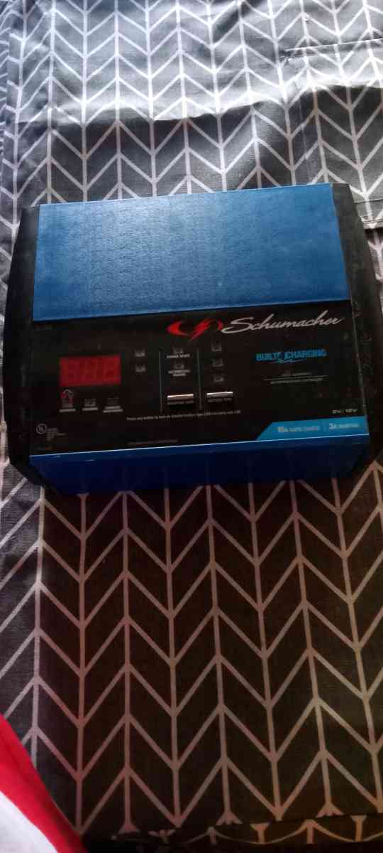 Schumacher battery maintainer and rapid charger - Tucson, Arizona