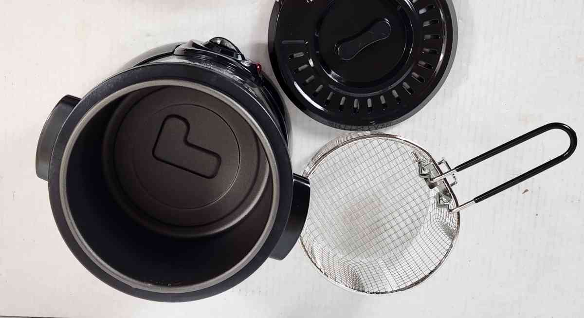 Chefman Fry Guy Deep Fryer with Removable Basket EasytoClean - Afton, Tennessee - FleaMarketBay