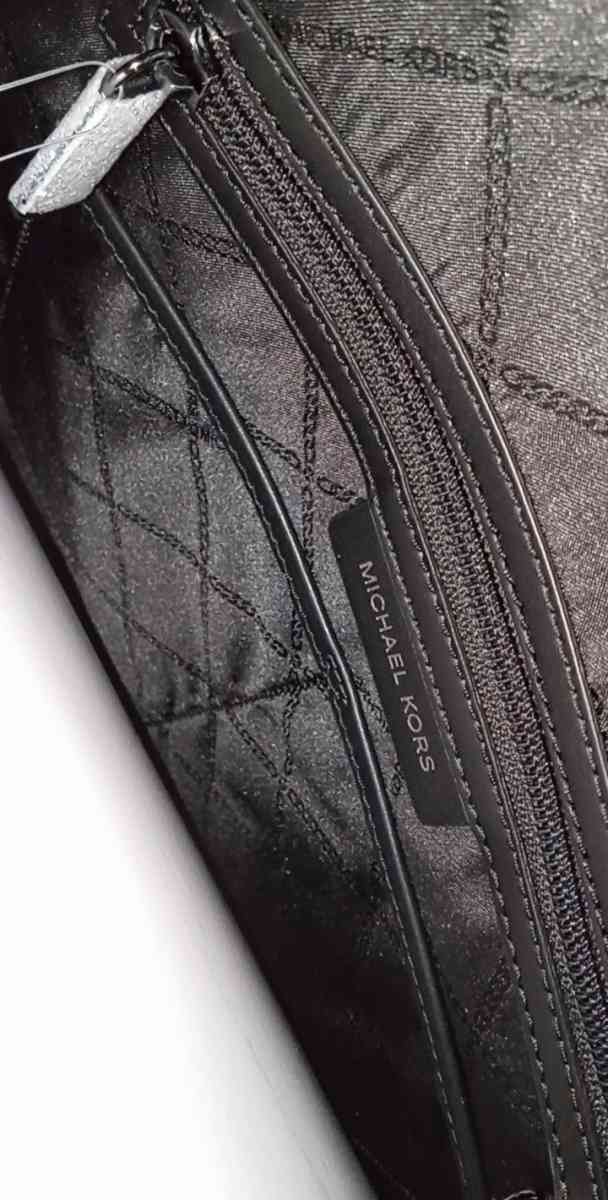 Michael kors LG EW Grab Tote brand new - Cookeville, Tennessee - FleaMarketBay