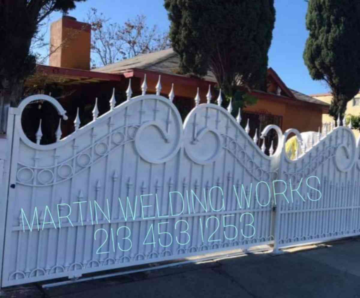 sliding gate - Altadena, California - FleaMarketBay