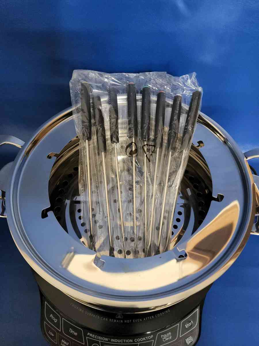 Precision New Wave Induction Cooktop With cookwear - Mountain Home, Idaho - FleaMarketBay